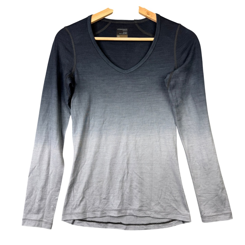 Icebreaker Women's Long Sleeve V-Neck Ombre Top in Navy to Light Gray